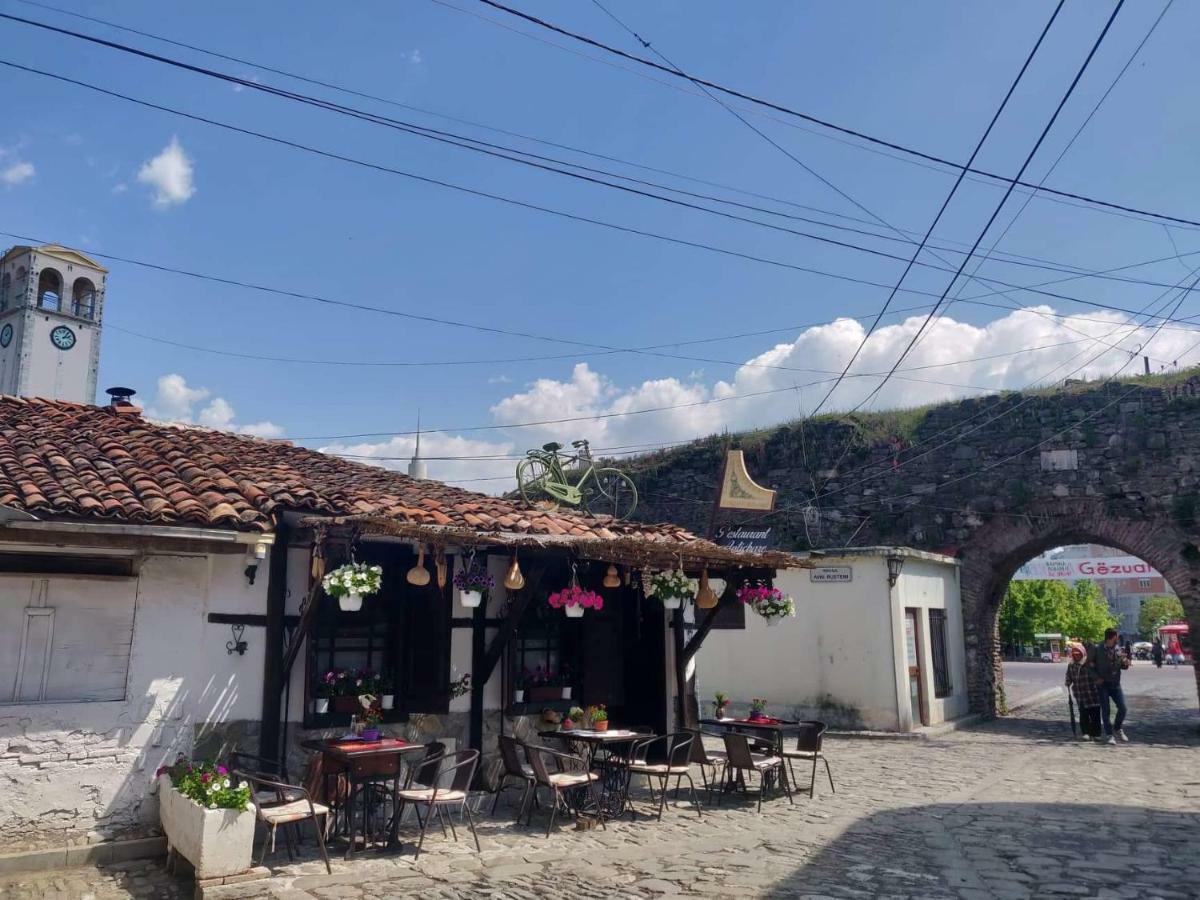 Private Apartment Elbasan Historic Center 外观 照片